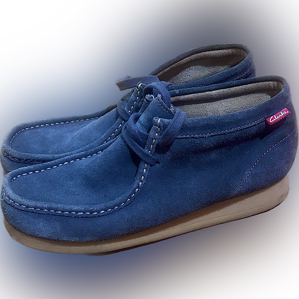 Like new Clark’s Wallabee Grey Suede, worn once